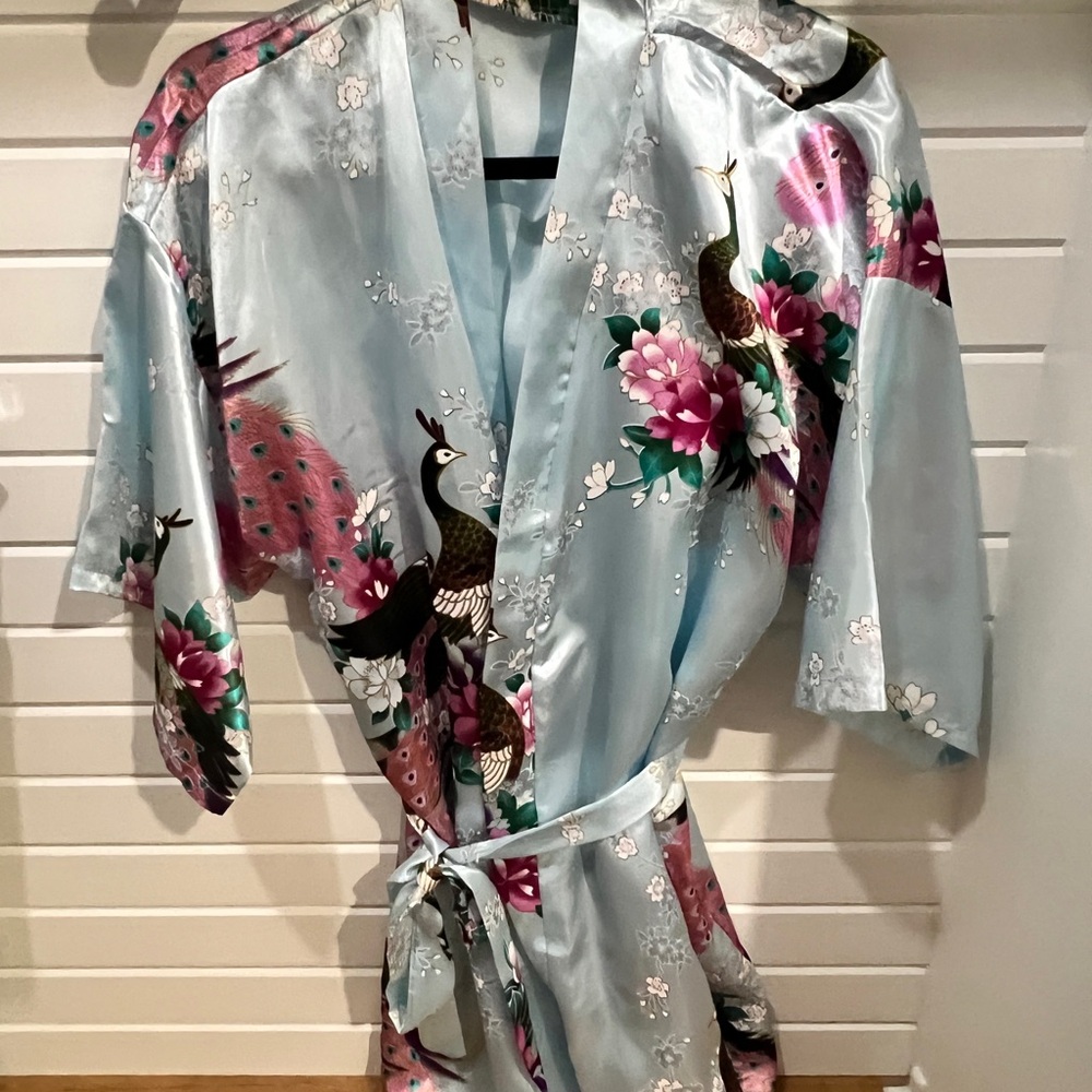 Elegant Peacock Print Kimono Robe